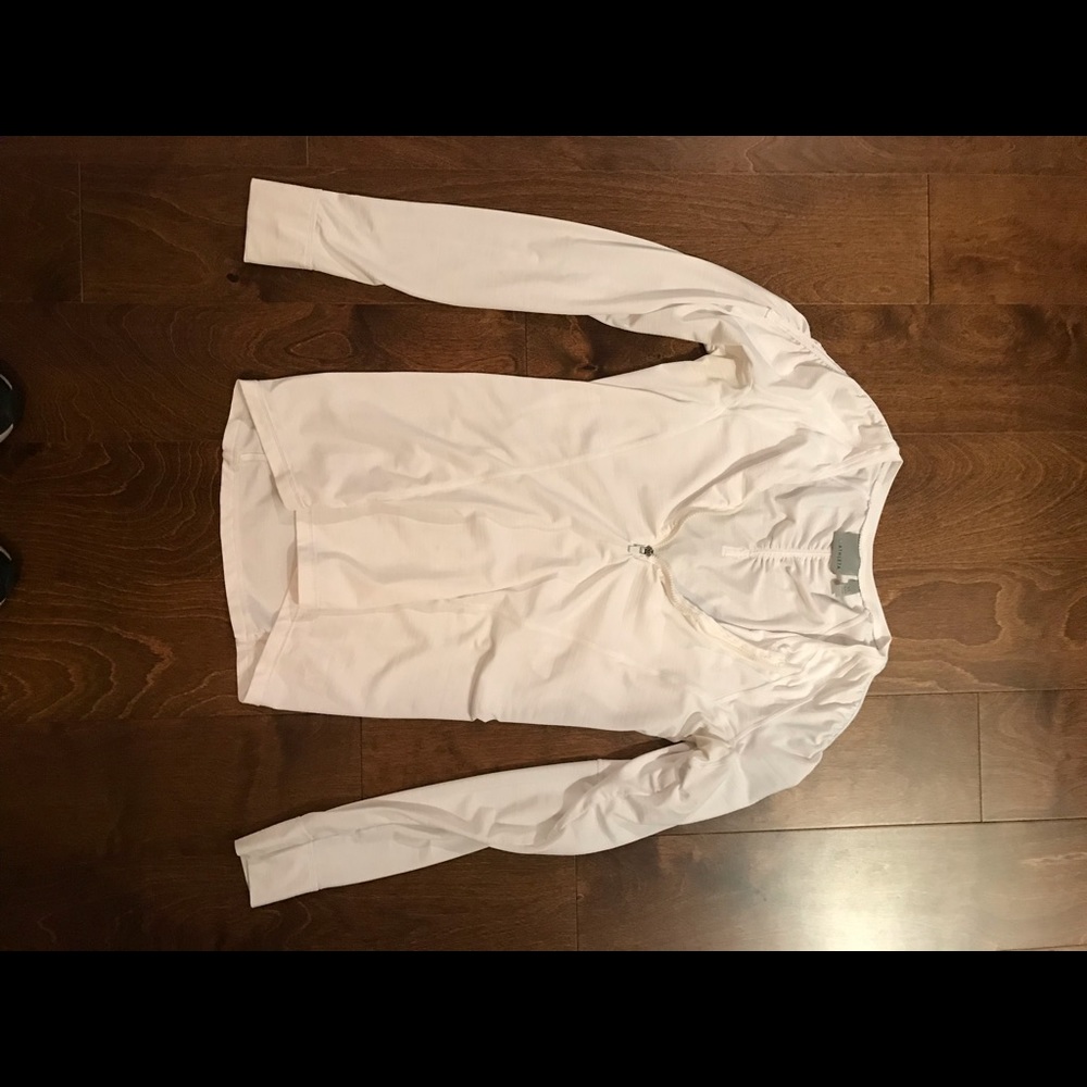 Athletes pullover